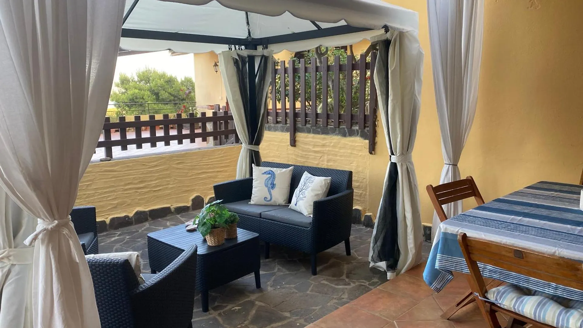 Sunshine House Villa Porto Pino 0*,  Italy